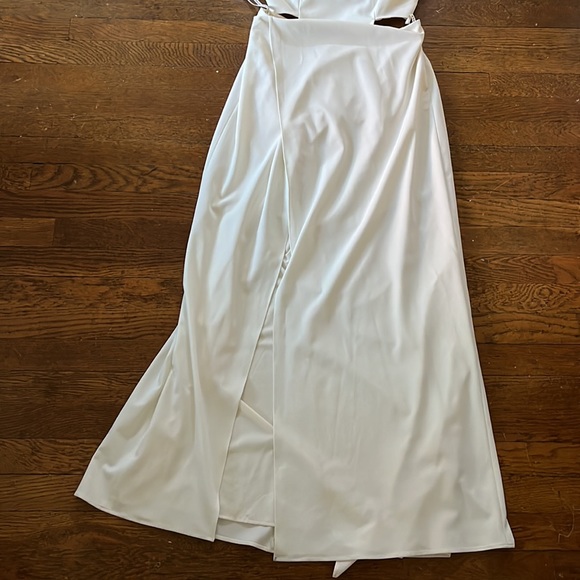 HALSTON Heritage Crepe Cut-out Back Sleeveless Maxi Dress - Picture 6 of 11